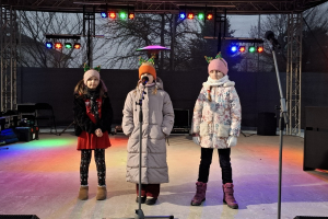 11 Privitanie adventu 2025 11 30 foto Peter Trnka