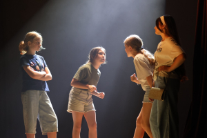 33 Nepodcenuj les premiera 2025 06 01 foto Peter Trnka