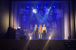 41 Vianocne VK 2025 12 10 MS Komenskeho foto Z Spodniakova